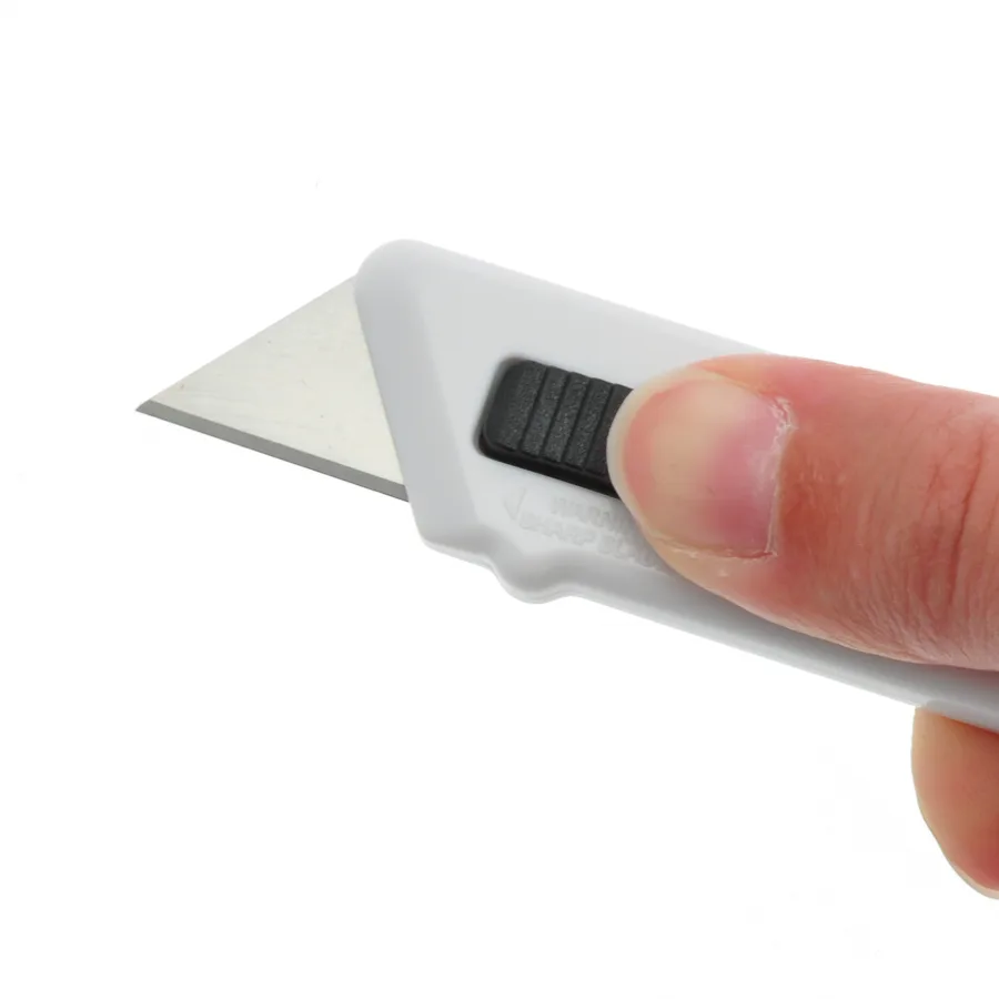 Vue 2 de Cutter lame retractable 18 mm