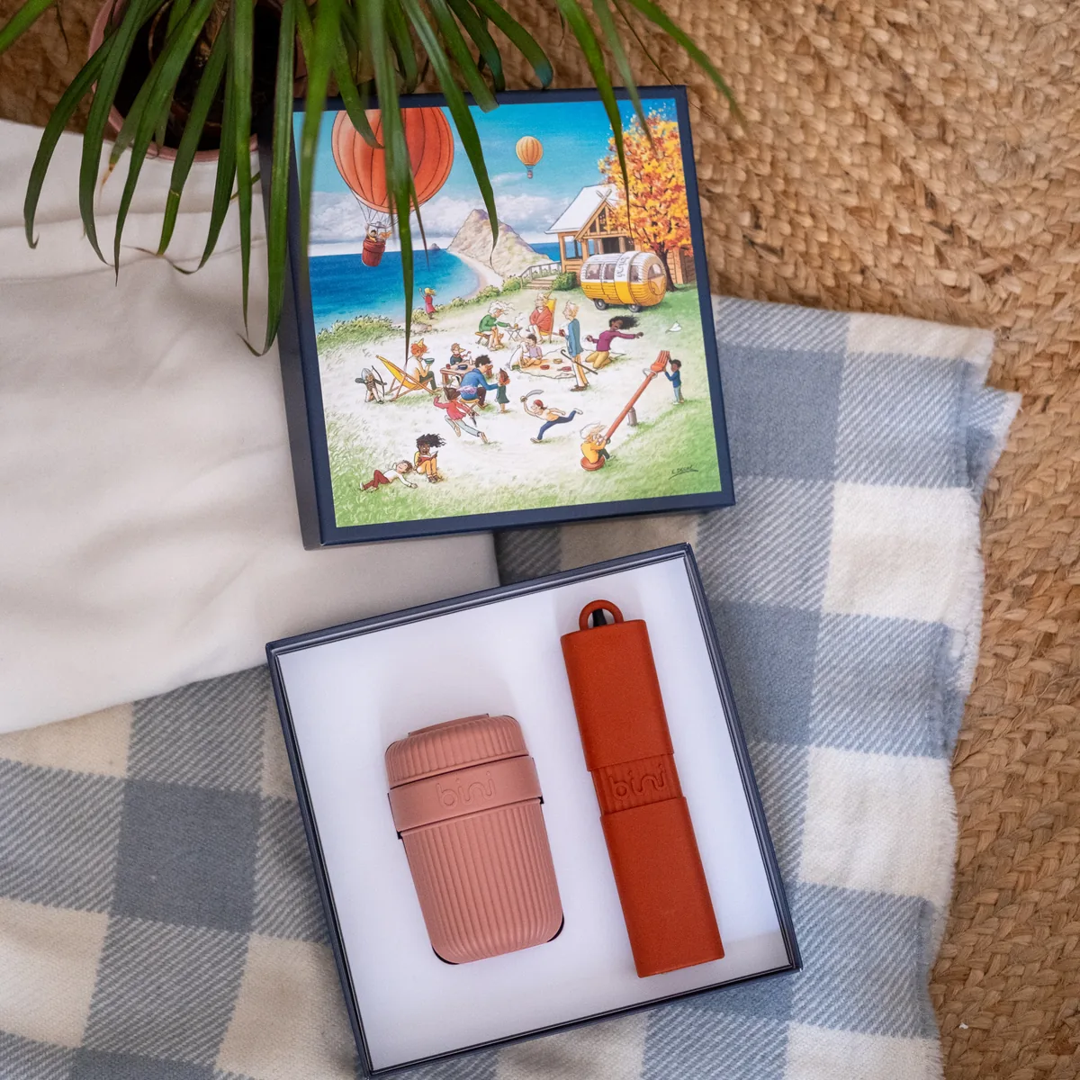 Vue 3 de Coffret cadeau pause nomade : mug hermétique et kit couverts Made in France