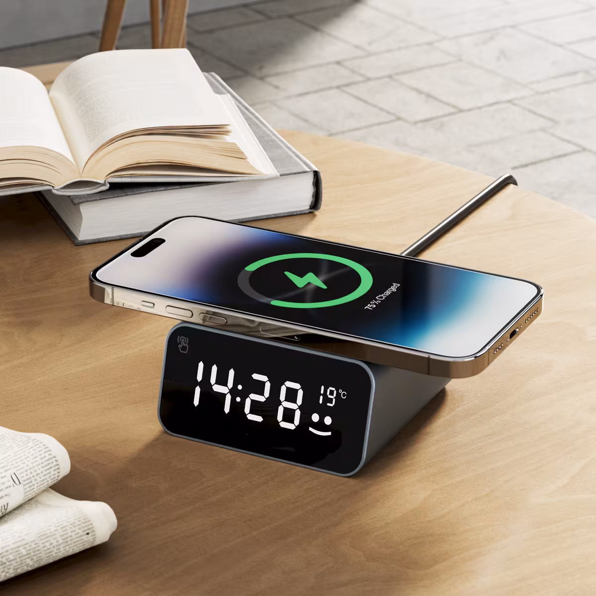 Vue 9 de Chargeur sans fil Xoopar Reddi Charge PD avec horloge