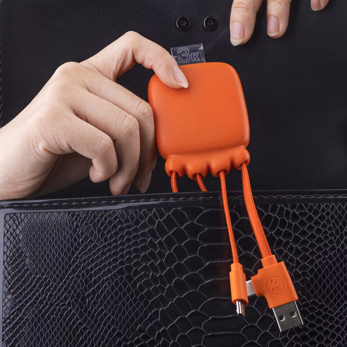 Vue 12 de 3192 | Xoopar Octopus Gamma 2 Powerbank with Bio Charging cable 3000mAh