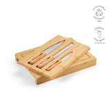 Vue 13 de Planche à découper Brancusi en bambou avec couteaux de cuisine