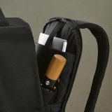 Vue 16 de Sac à dos Budapest 16L rPET. Poche avant. Poche ordinateur 17"