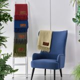 Vue 5 de Plaid Lichtenstein, en rPET 180 g/m², patch personnalisable.