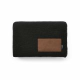 Vue 8 de Plaid Mondrian en rPET et laine, patch personnalisable.
