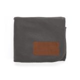 Vue 3 de Plaid Pollock en rPET 180 g/m², patch personnalisable.