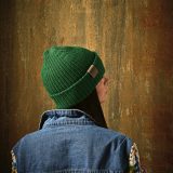 Vue 4 de Bonnet Cobain en rPET et laine. Patch personnalisable