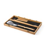 Vue 3 de Set barbecue Turner bambou,mallette: pince, fourchette et spatule