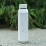 Vue 7 de Gourde Hexagul rInox 530ml.Double paroi, étanche.Forme hexagonale