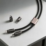 Vue 4 de Marconi Câble Charge rapide 2-en-1 et dragonne. USB-C vers USB-C.