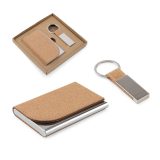 Vue 2 de GOSLING. Set composé d'un porte-cartes et d'un porte-clés, tous deux en métal et en liège