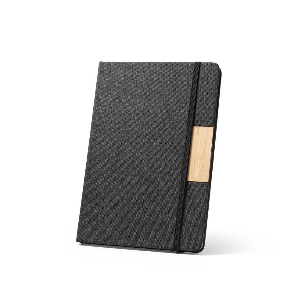 MÁRQUEZ. Cahier A5 à couverture rigide fabriquée à partir de tissu PET 100% recyclé, avec pages lignées en papier 100% recyclé