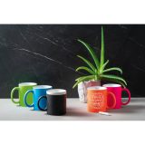 Vue 4 de LYNCH. Tasse en céramique avec finition néon 350 mL