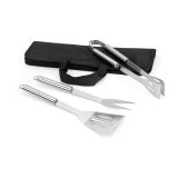 Vue 1 de SOARES. Set de barbecue de 3 pièces en acier inoxydable