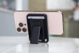 Vue 3 de BrandCharger porte-cartes Wally Stand Pro