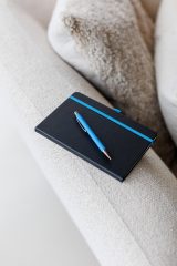 Vue 17 de Stylo bille Emmett | Finition caoutchoutée