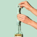Vue 4 de Vacu Vin Wine Saver Loop pompe à vide pour le vin