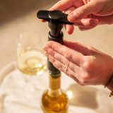 Vue 4 de Vacu Vin Original Wine Saver pompe à vide pour le vin