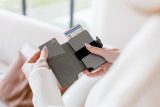 Vue 20 de BrandCharger porte-cartes Wally Porto | Protection RFID