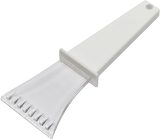 Vue 1 de Grattoir à glace Kianna | Plastique | Avec manche