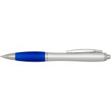 Vue 2 de Stylo bille RCS en plastique recyclé avec corps argenté et grip coloré (encre noire) Nash