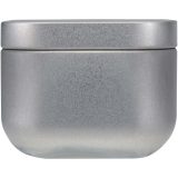 Vue 2 de Bougie Tindra en boîte métal au format carré et senteur vanille