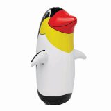 Vue 1 de STAND UP - Pingouin gonflable bancal