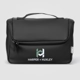 Vue 1 de Trousse de toilette suspendue Malmö en PU recyclé – 4 L